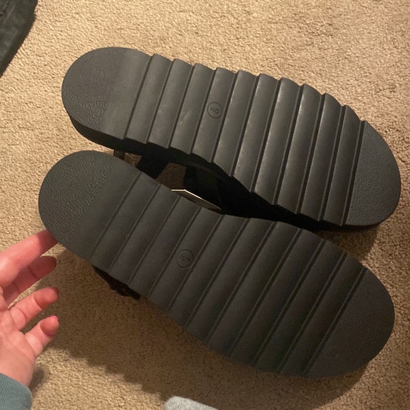 Platform Sandals - Picture 3 of 3